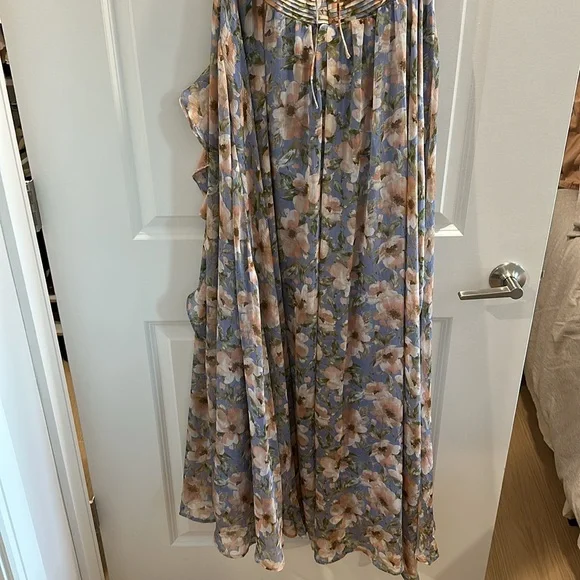 ASTR the Label Noya Floral Maxi Dress in Iris Blue Blush - Picture 11 of 12